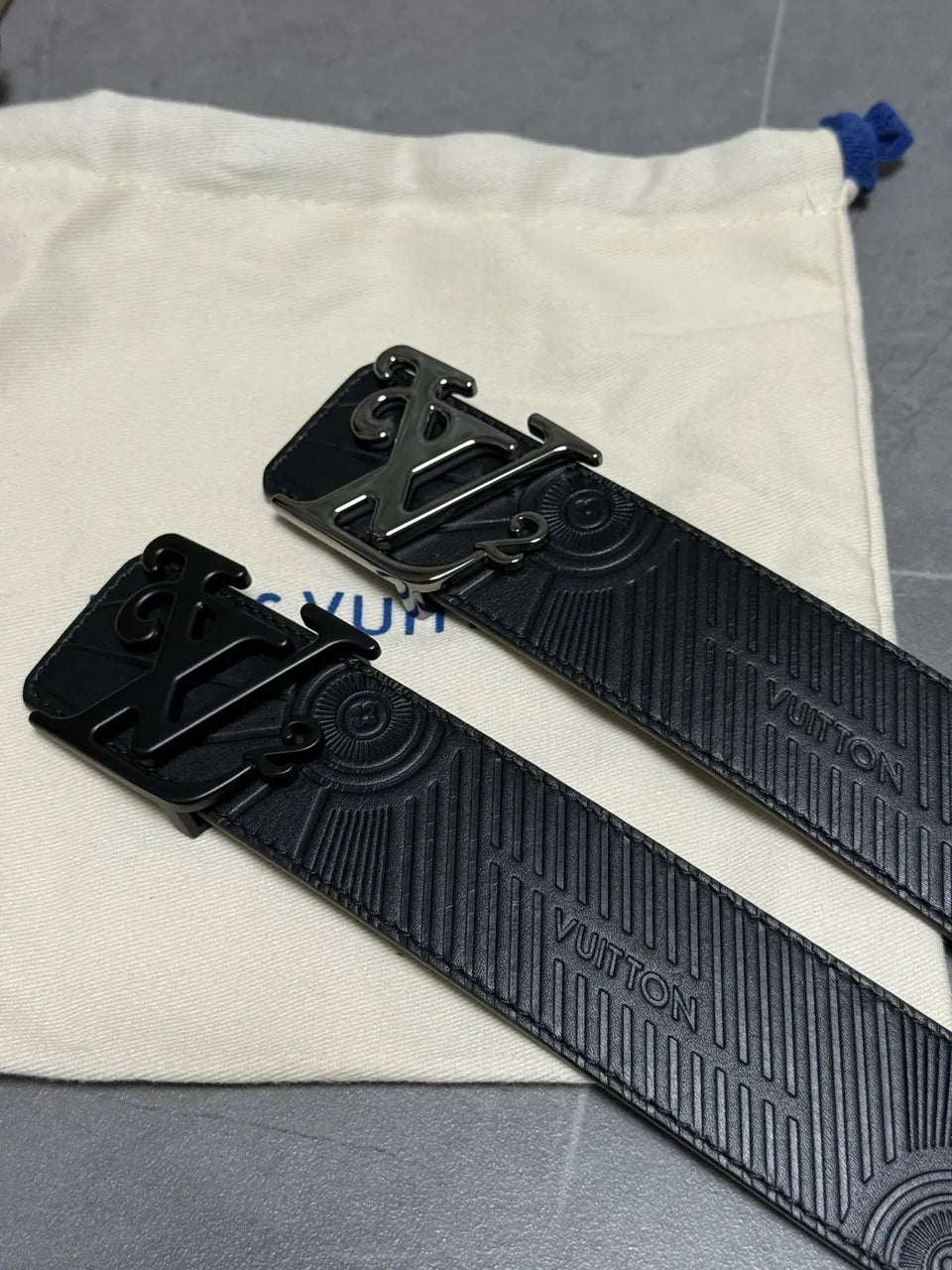matte Louis Vuitton Black Embossed Belt - Hình 2