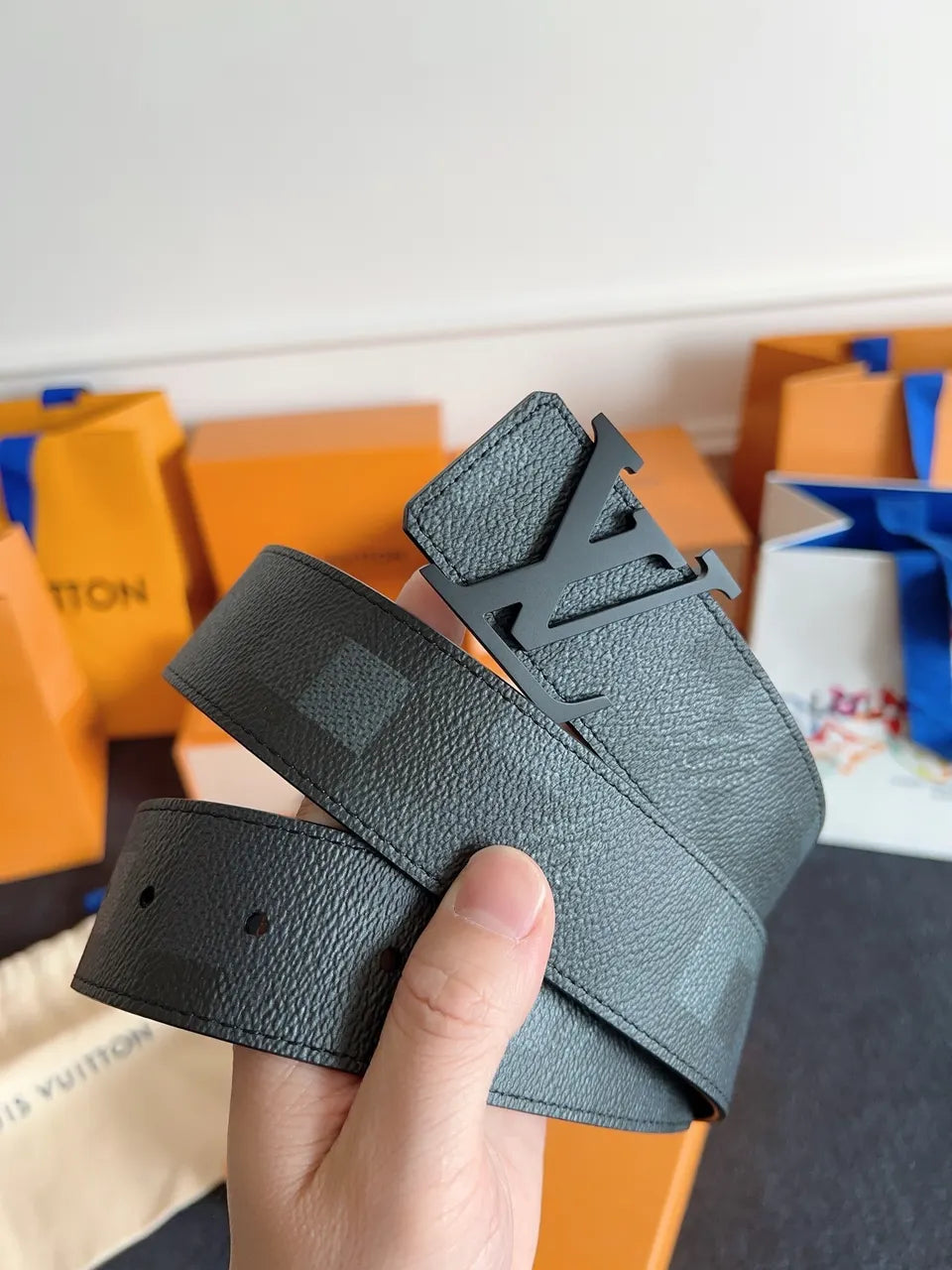 Louis Vuitton Matte Black Belt - Hình 5