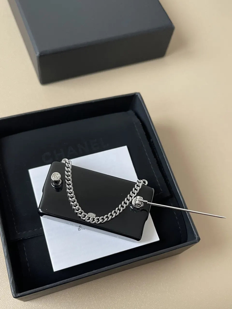 Chanel Mini Flap Bag Brooch - Hình 7