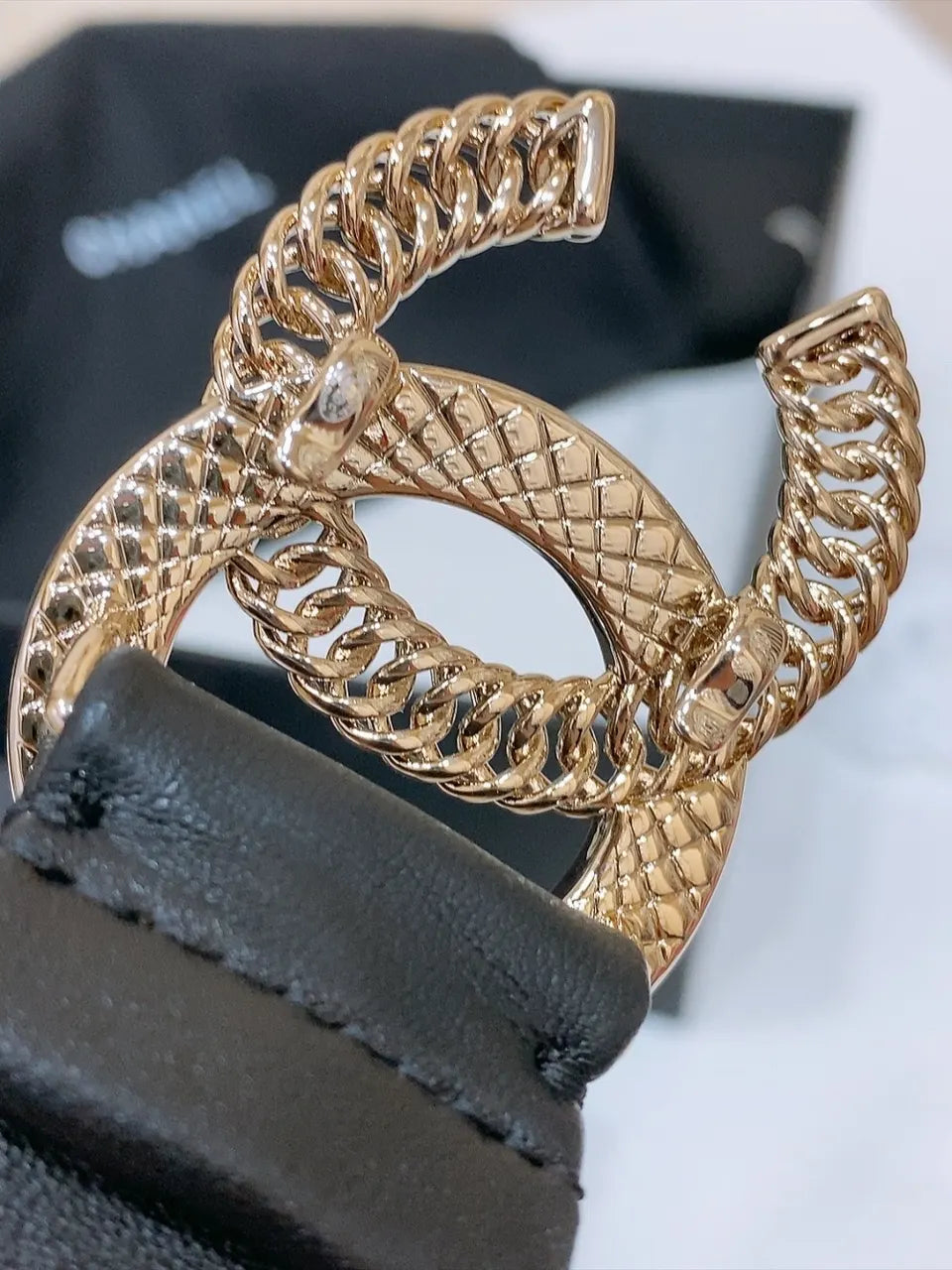 gold Chanel Black Ruched Leather Belt - Hình 4