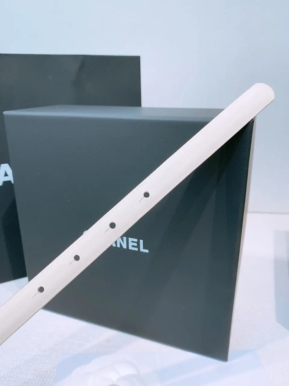 Chanel Cream Leather Belt - Hình 3