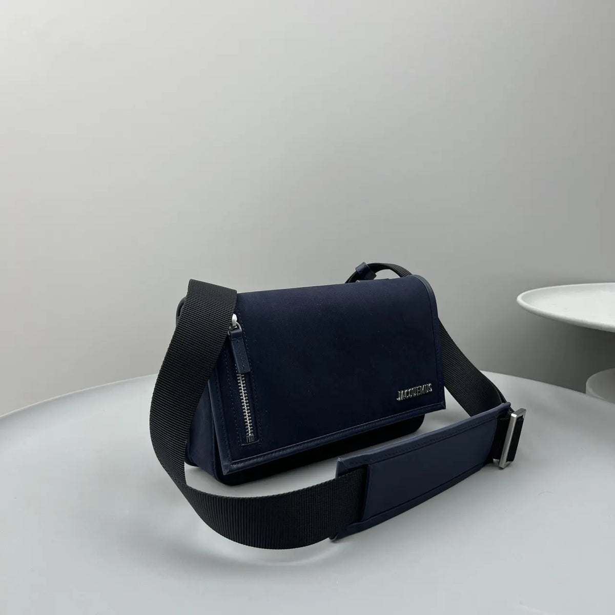 Jacquemus Navy Messenger Bag - Hình 2