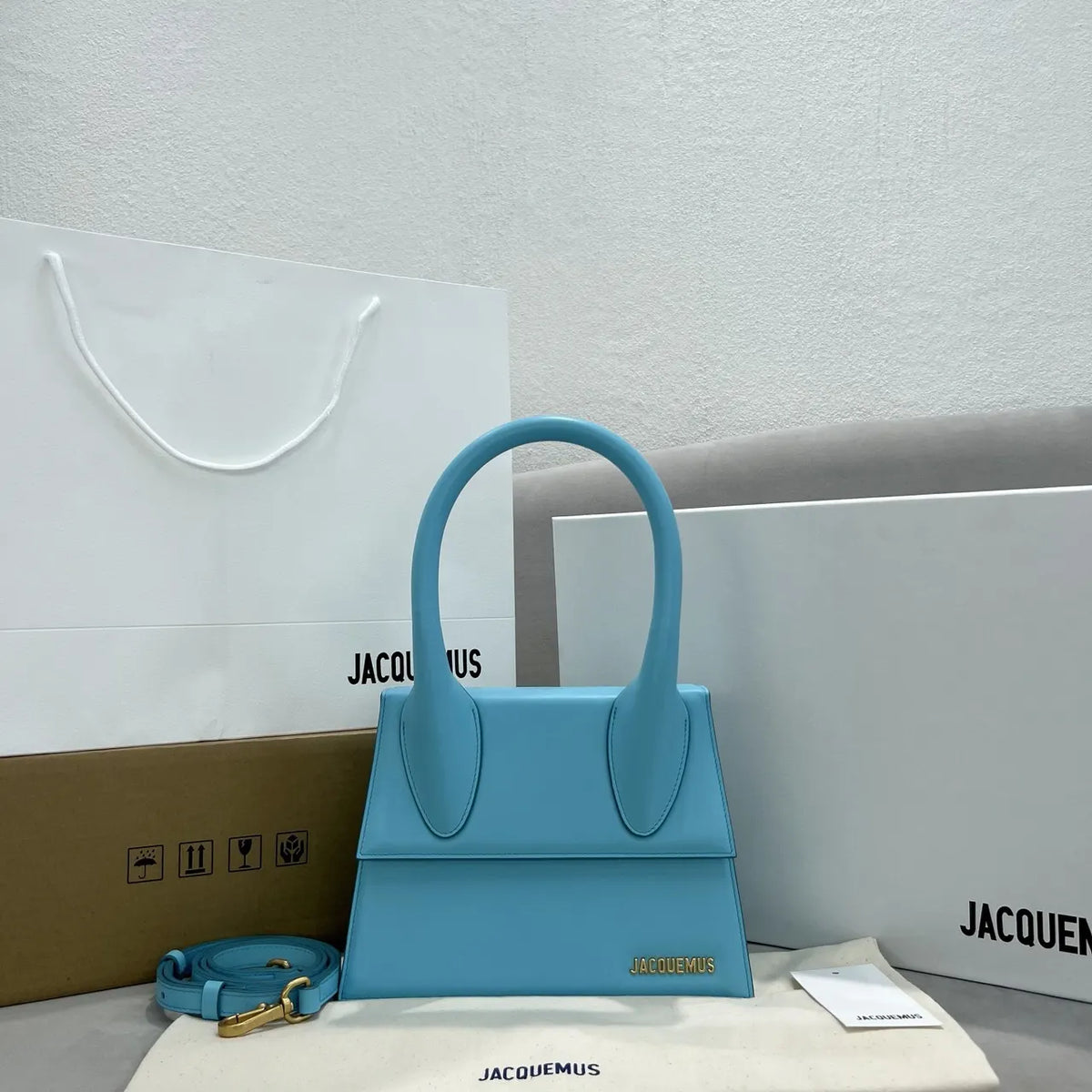 handle Jacquemus Le Grand Blue Bag