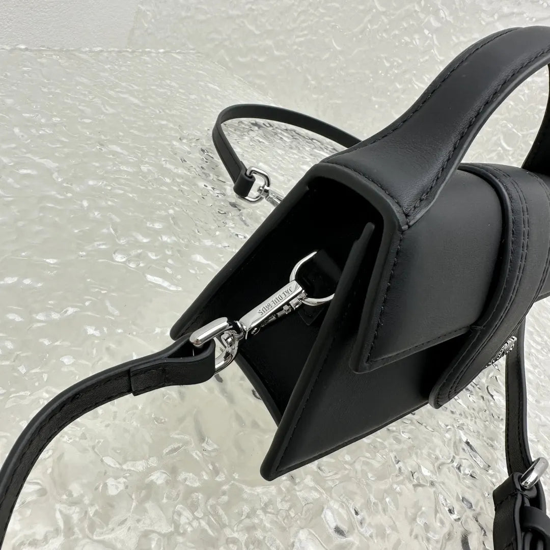 Jacquemus Matte Black Micro Bag - Hình 5
