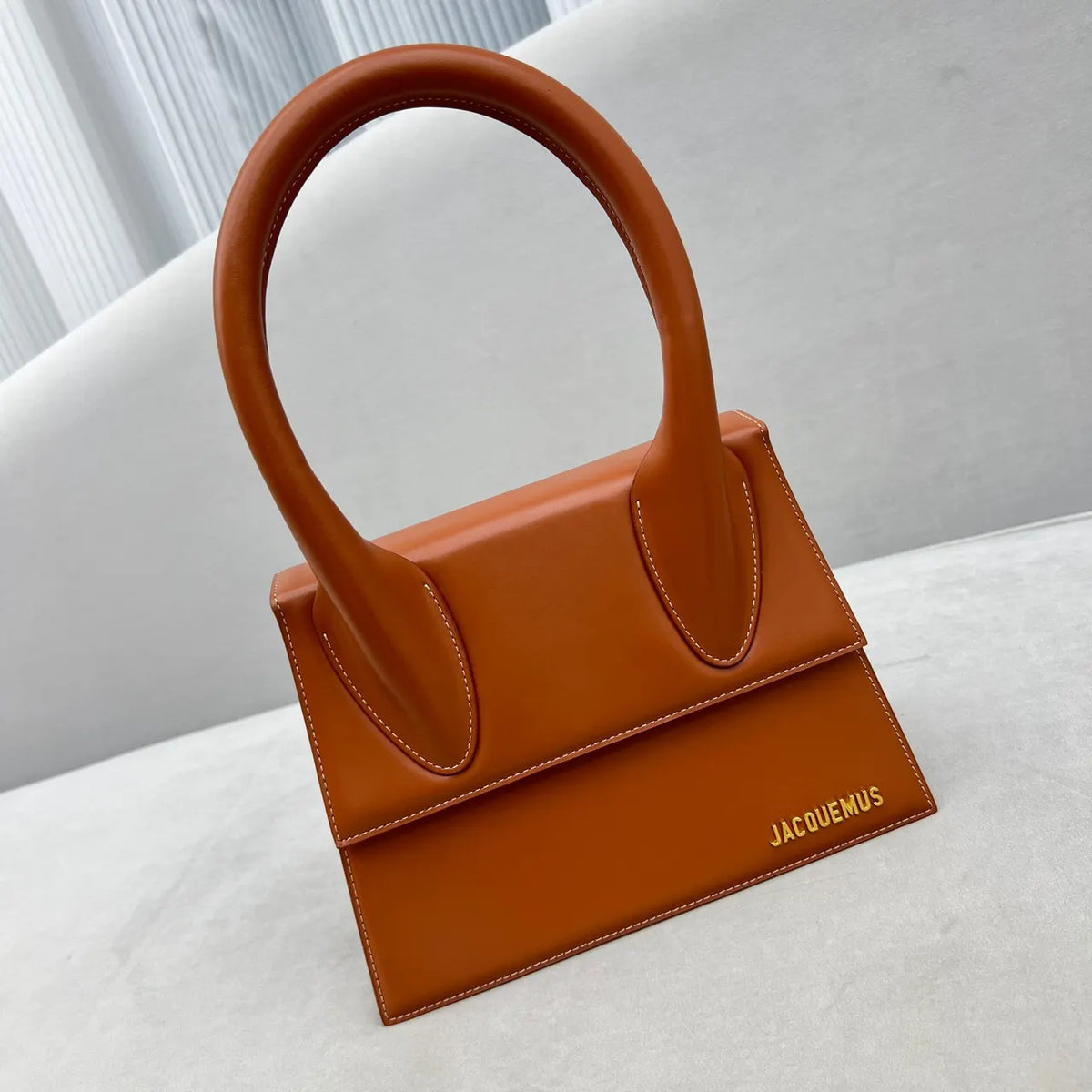 le Jacquemus Tan Leather Bag - Hình 5