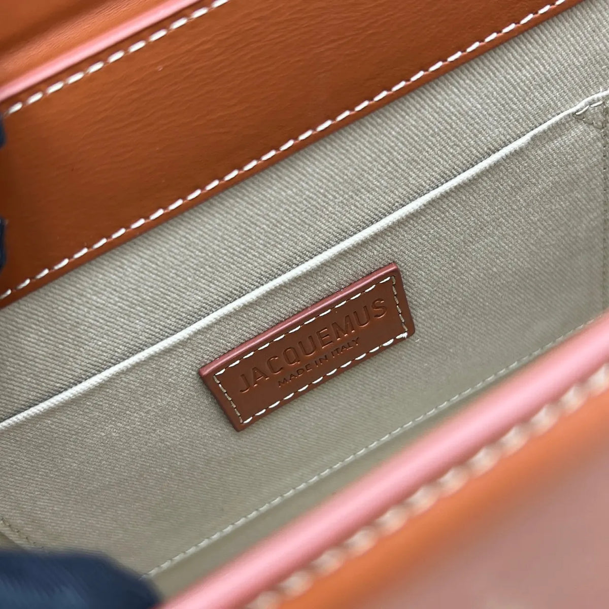le Jacquemus Tan Leather Bag - Hình 9