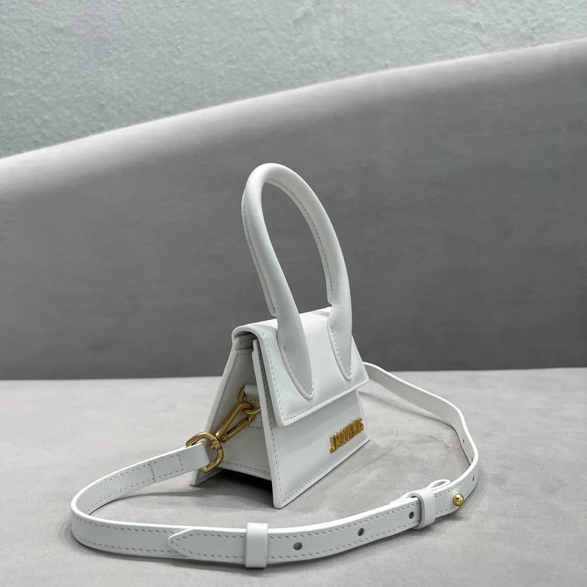 Jacquemus Mini White Bag - Hình 2