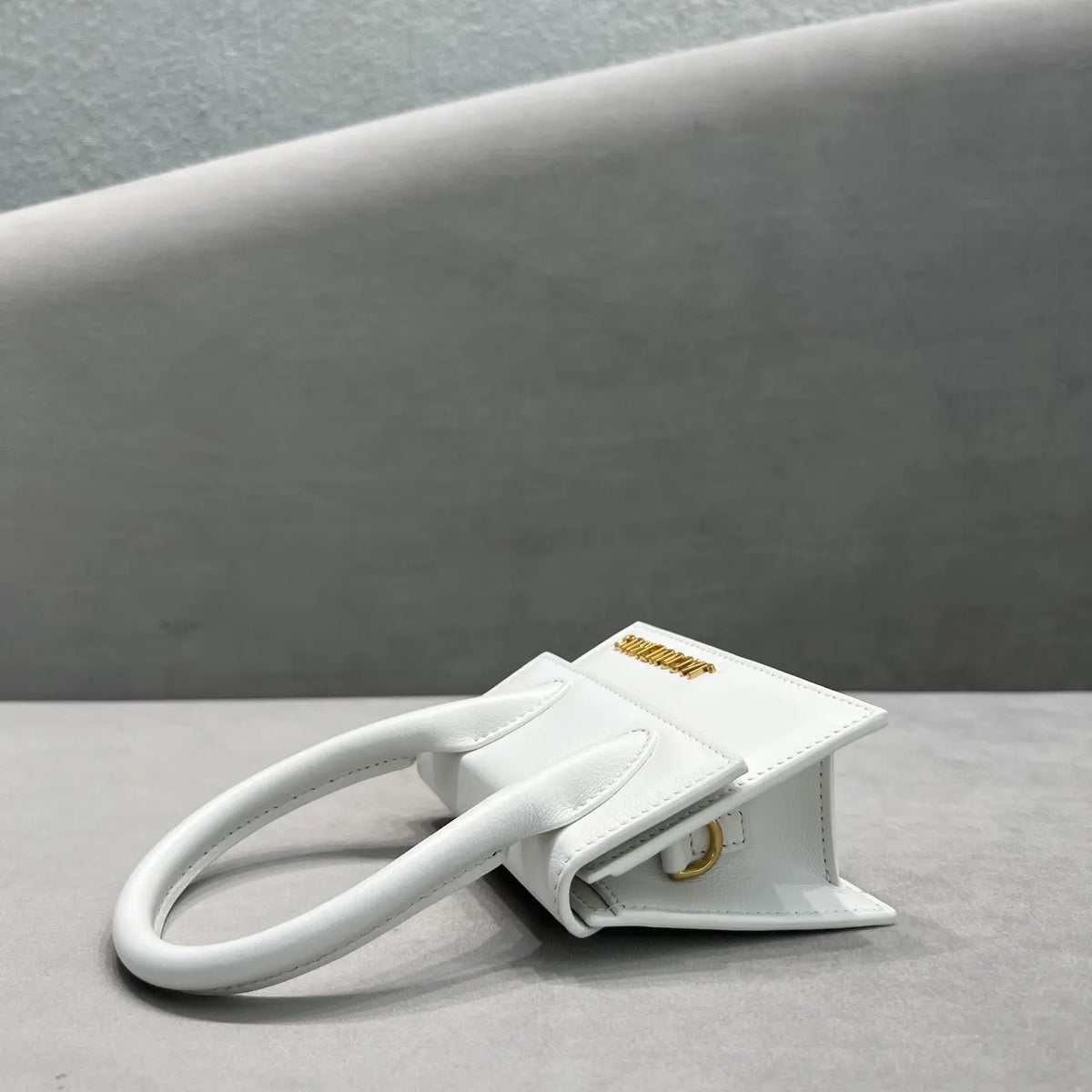 Jacquemus Mini White Bag - Hình 4