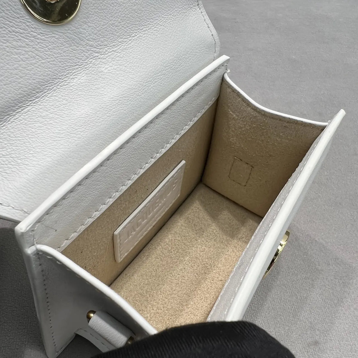 Jacquemus Mini White Bag - Hình 7