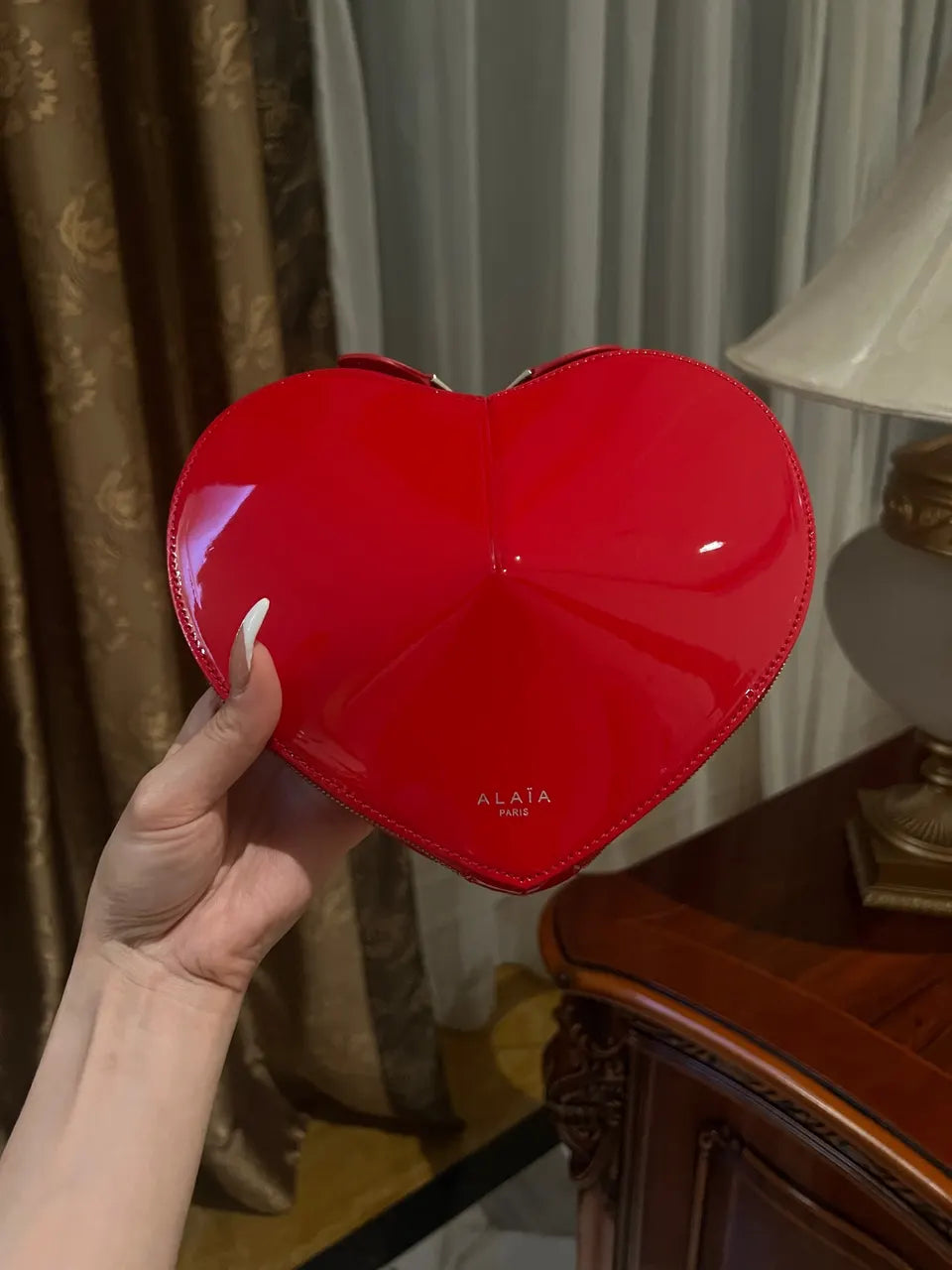 Alaïa Red Heart Bag - Hình 6