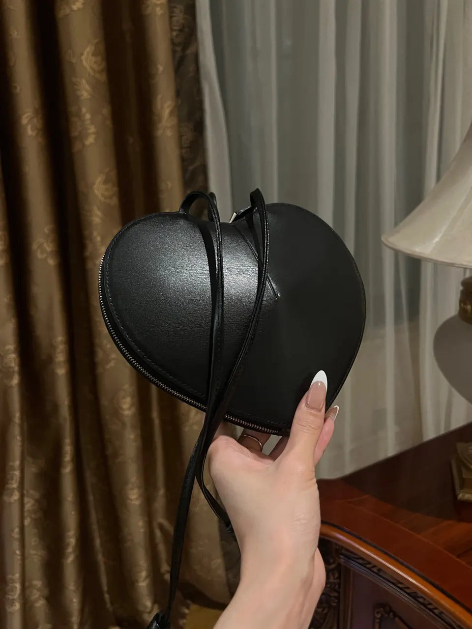 Alaïa Coeur Black Bag - Hình 5