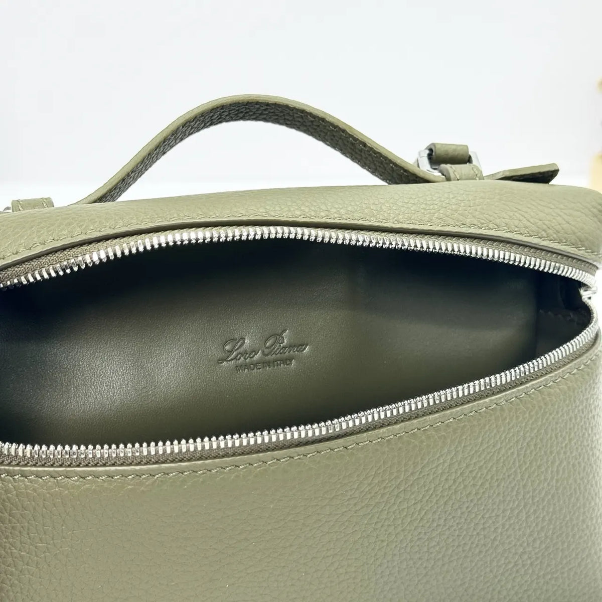 Loro Piana Olive Green Leather Vanity - Hình 9