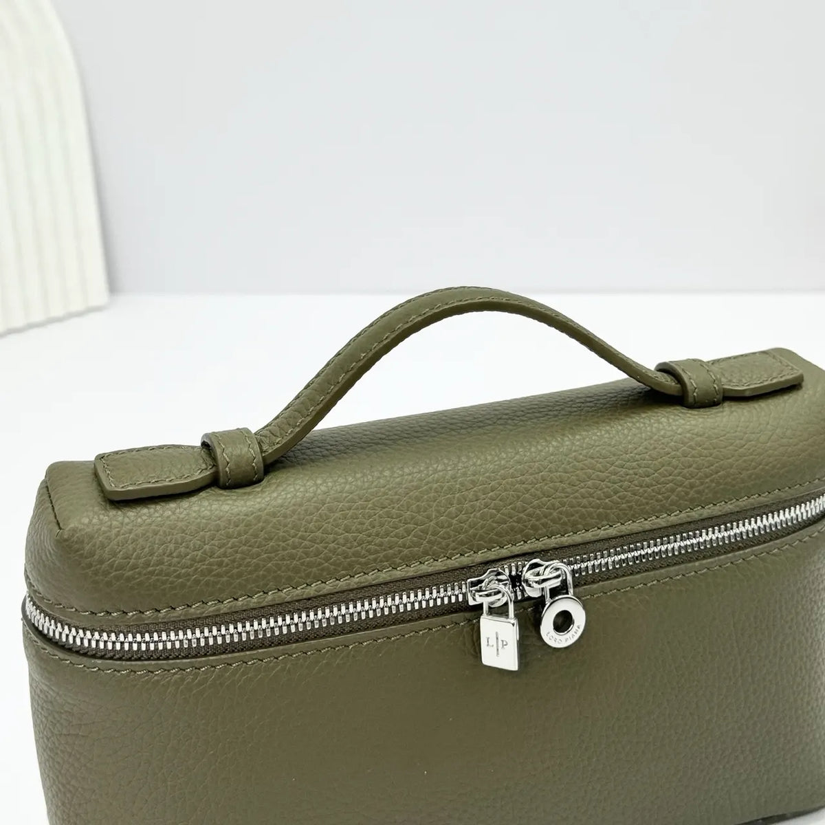 Loro Piana Olive Green Leather Vanity - Hình 5
