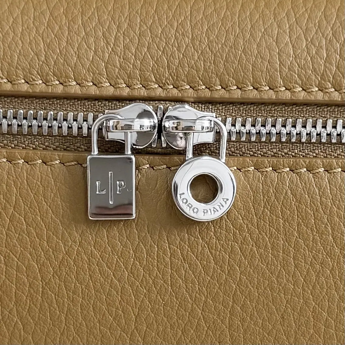 Loro Piana Tan Leather Box Bag - Hình 6