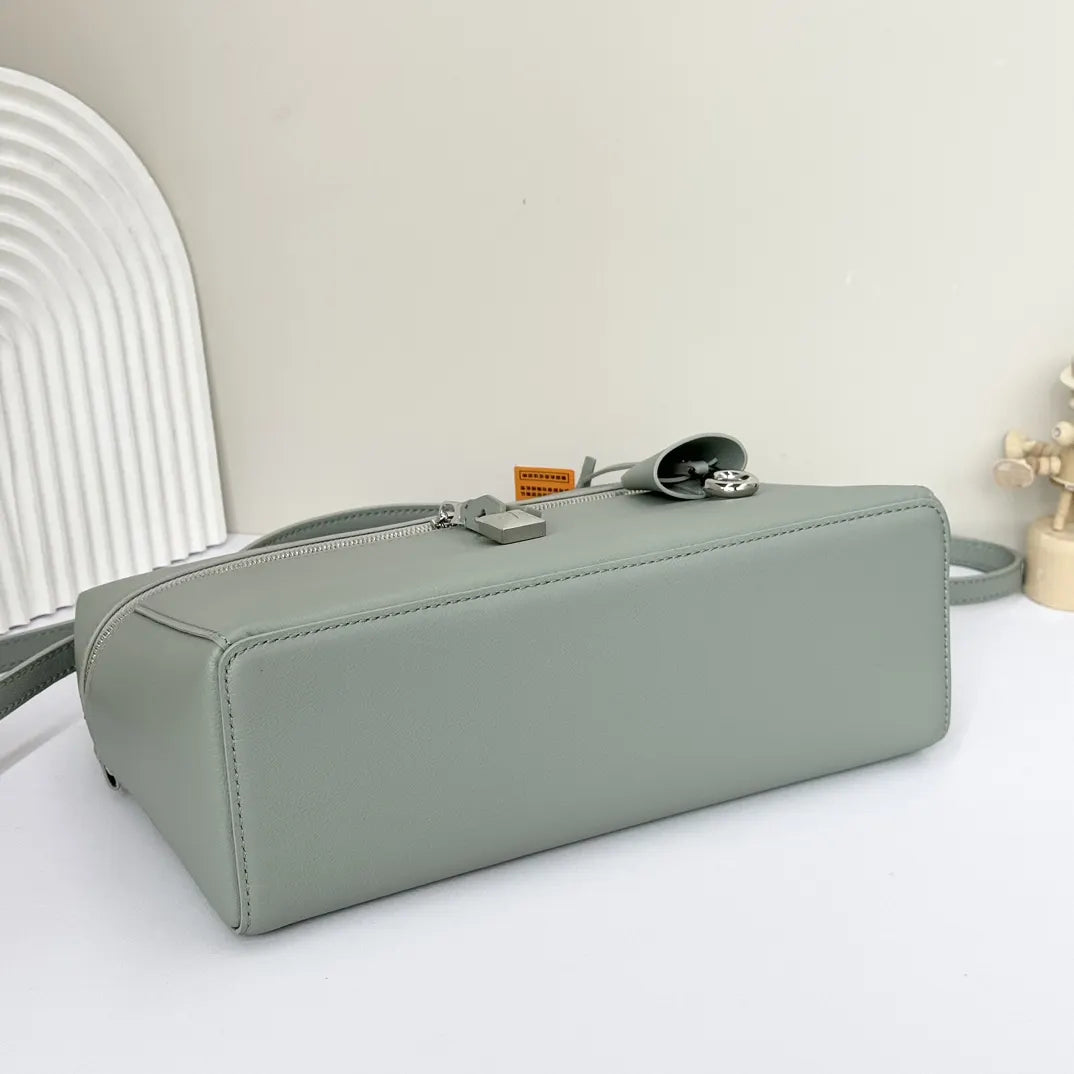 Hermès Pale Green Vanity Bag - Hình 3
