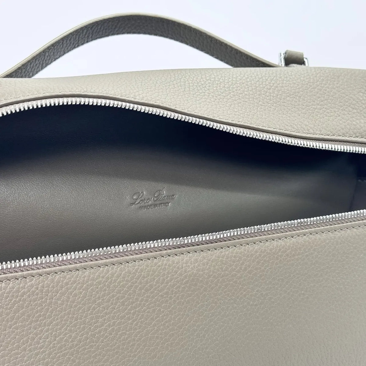 Loro Piana Olive Leather Train Case - Hình 9