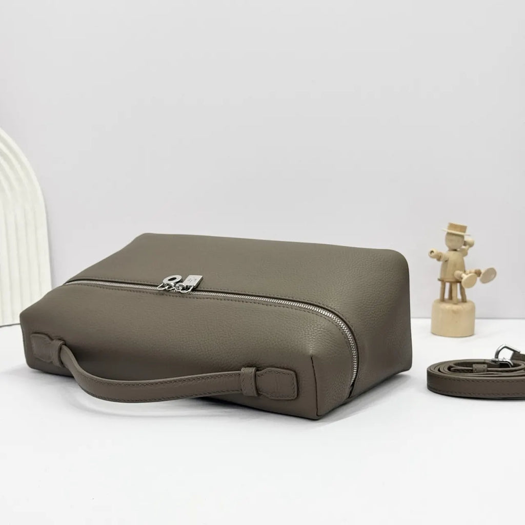Loro Piana Olive Leather Train Case - Hình 3