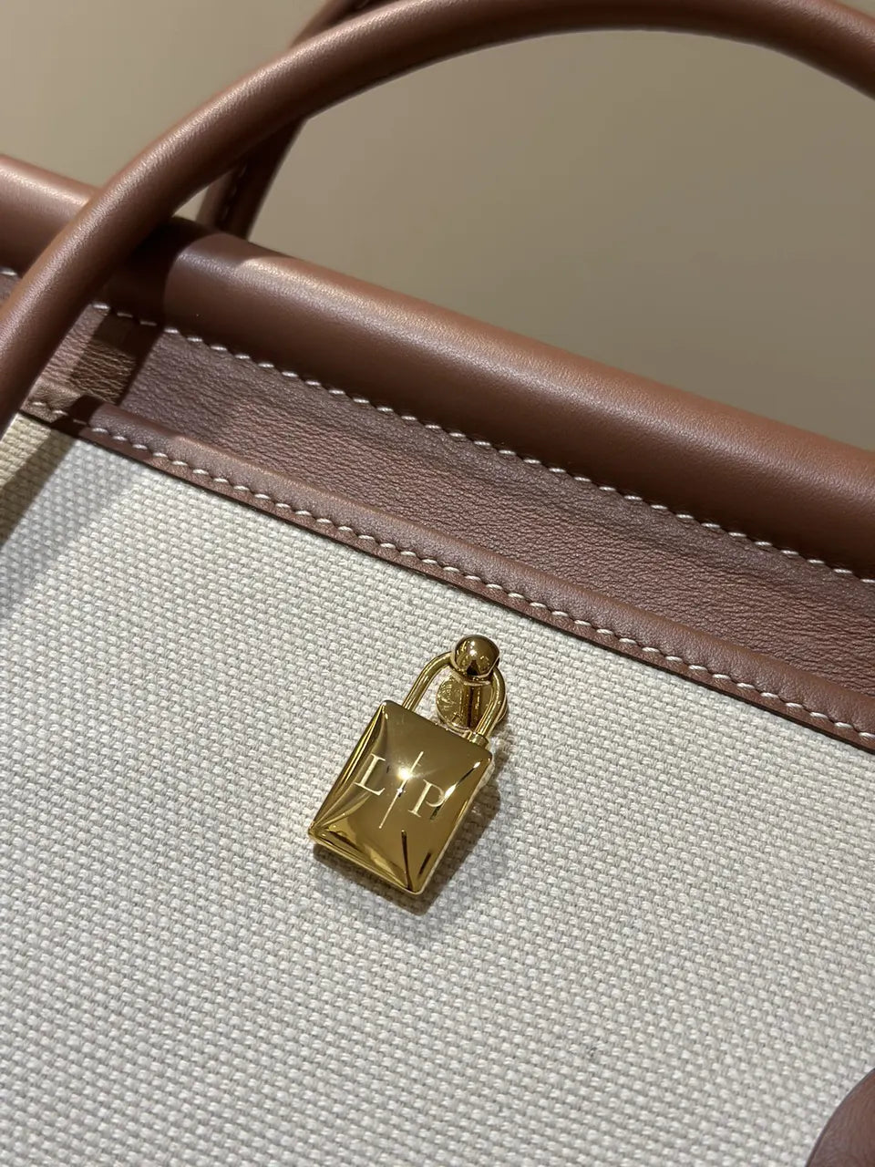 Loro Piana White Canvas Sesia - Hình 5