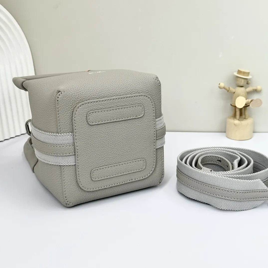 Loro Piana Dove Grey Bucket - Hình 4