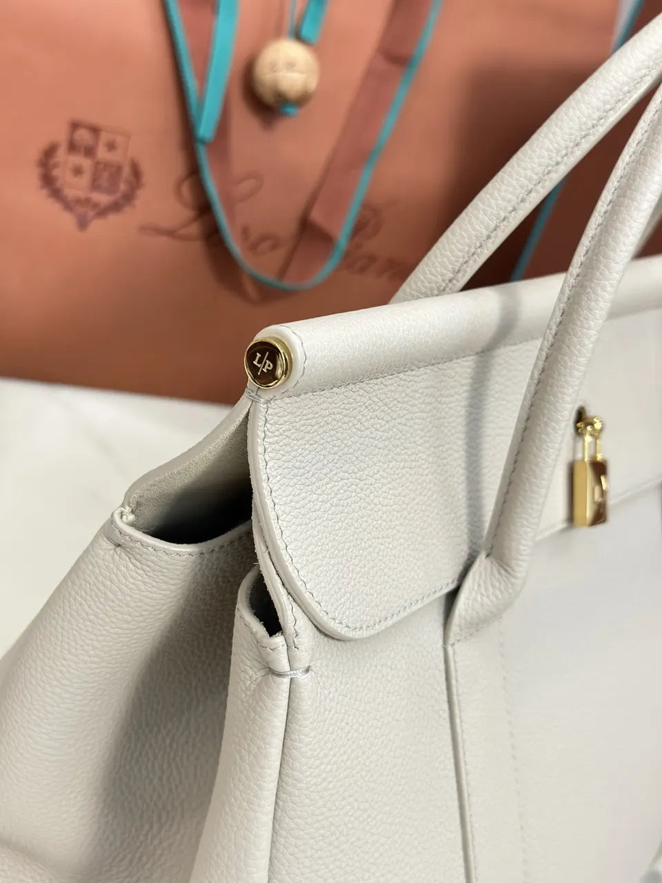 Loro Piana Oyster White Leather Handbag - Hình 4