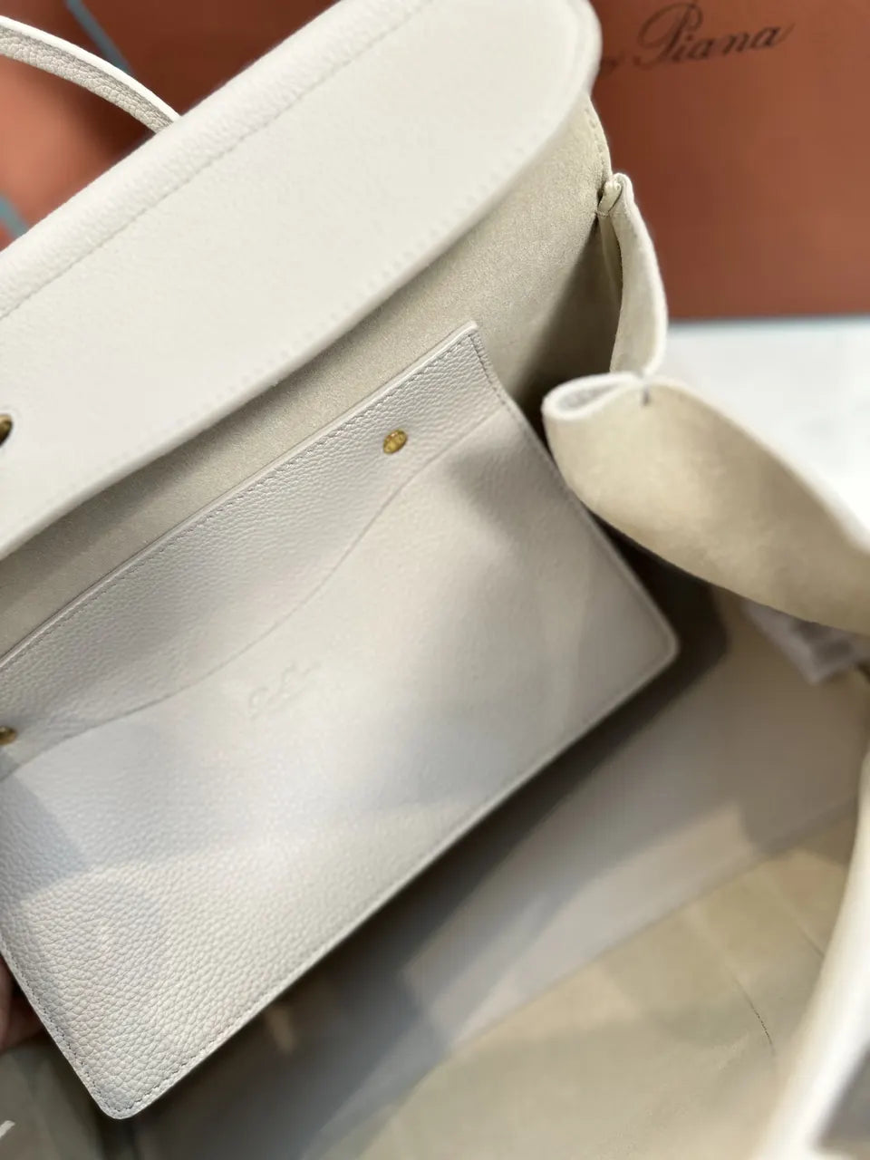 Loro Piana Oyster White Leather Handbag - Hình 7