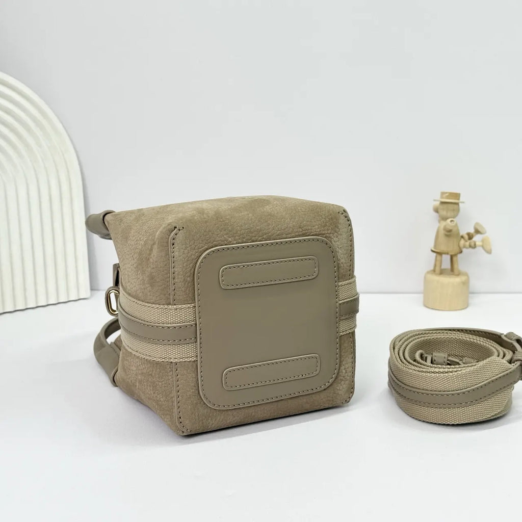 Loro Piana Taupe Bucket Bag - Hình 3