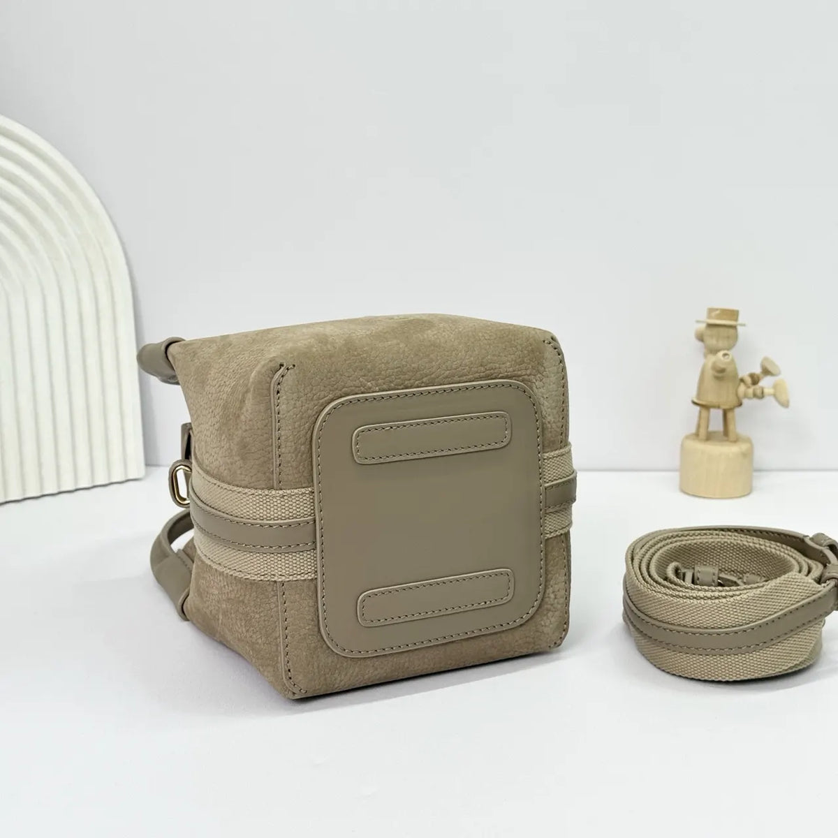Loro Piana Taupe Bucket Bag - Hình 3