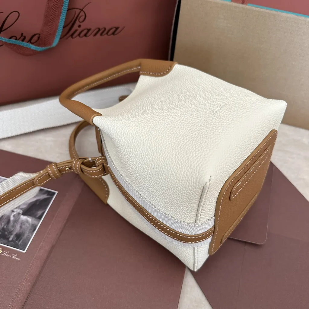 Loro Piana White Leather Bucket Bag - Hình 4