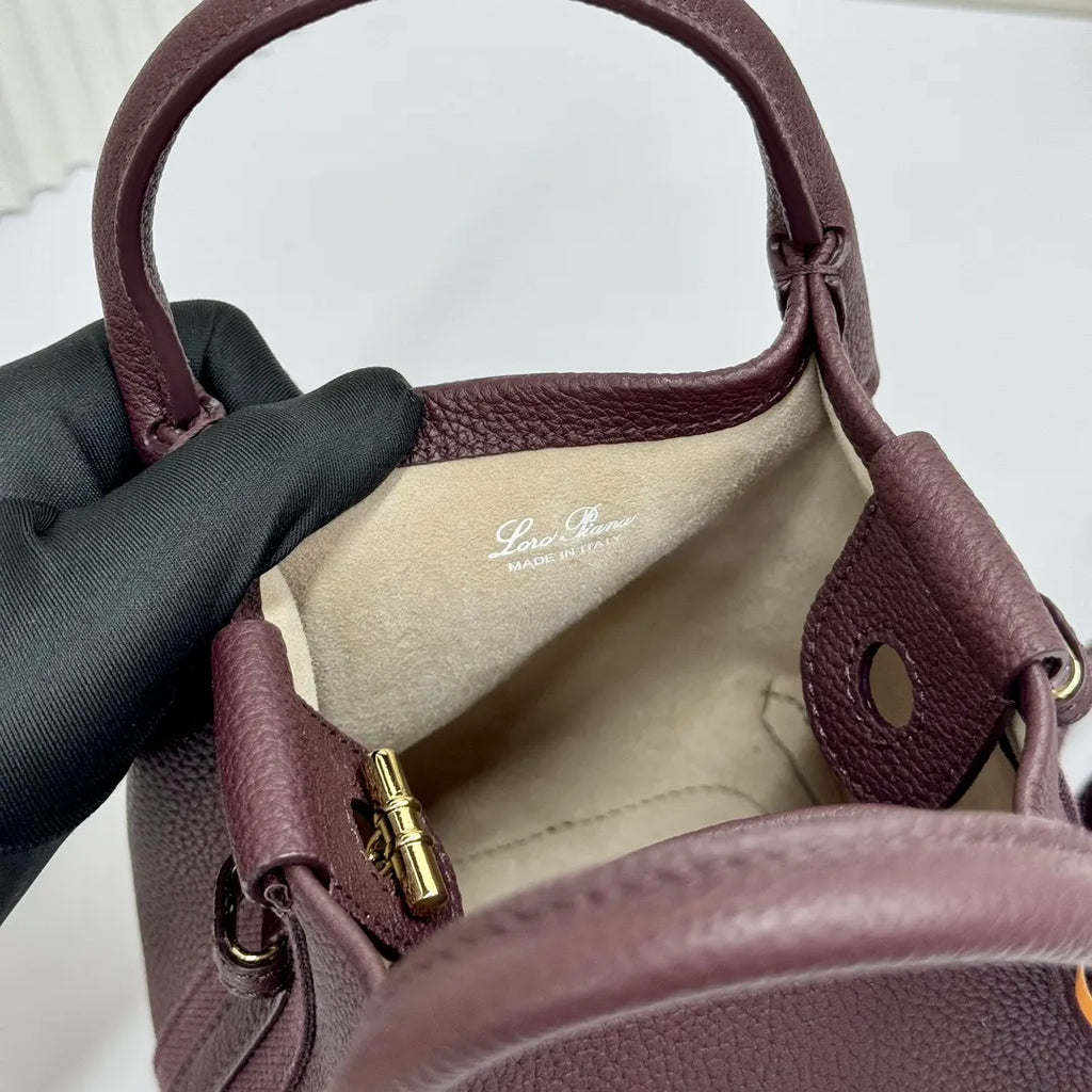 Loro Piana Amaranth Bucket Bag - Hình 8