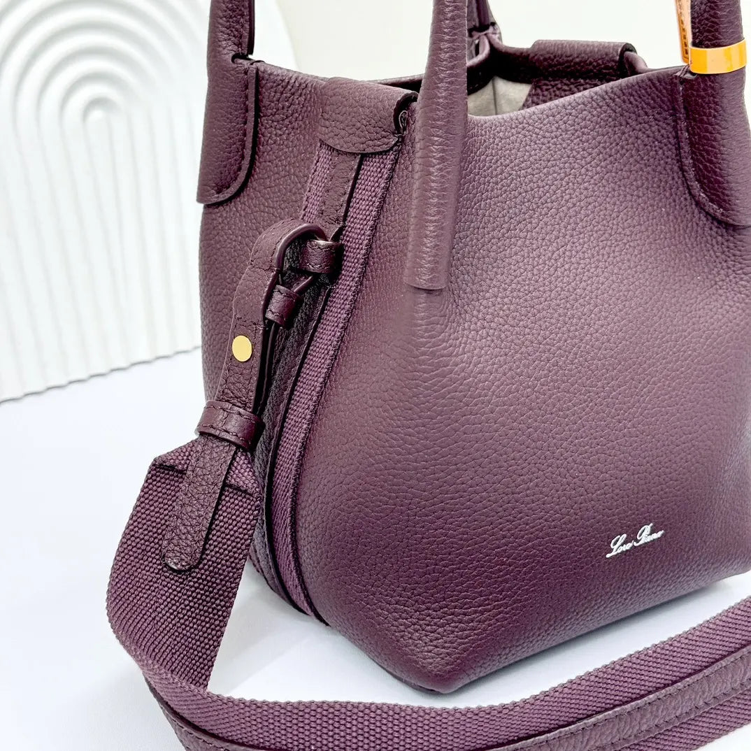 Loro Piana Amaranth Bucket Bag - Hình 6