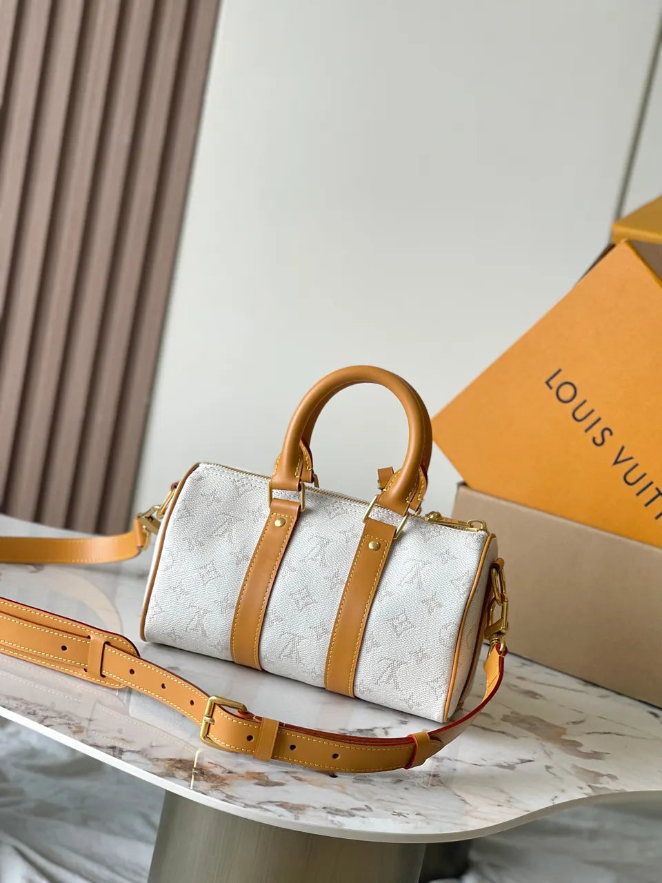 LV Speedy Bandoulière White Monogram - Hình 3
