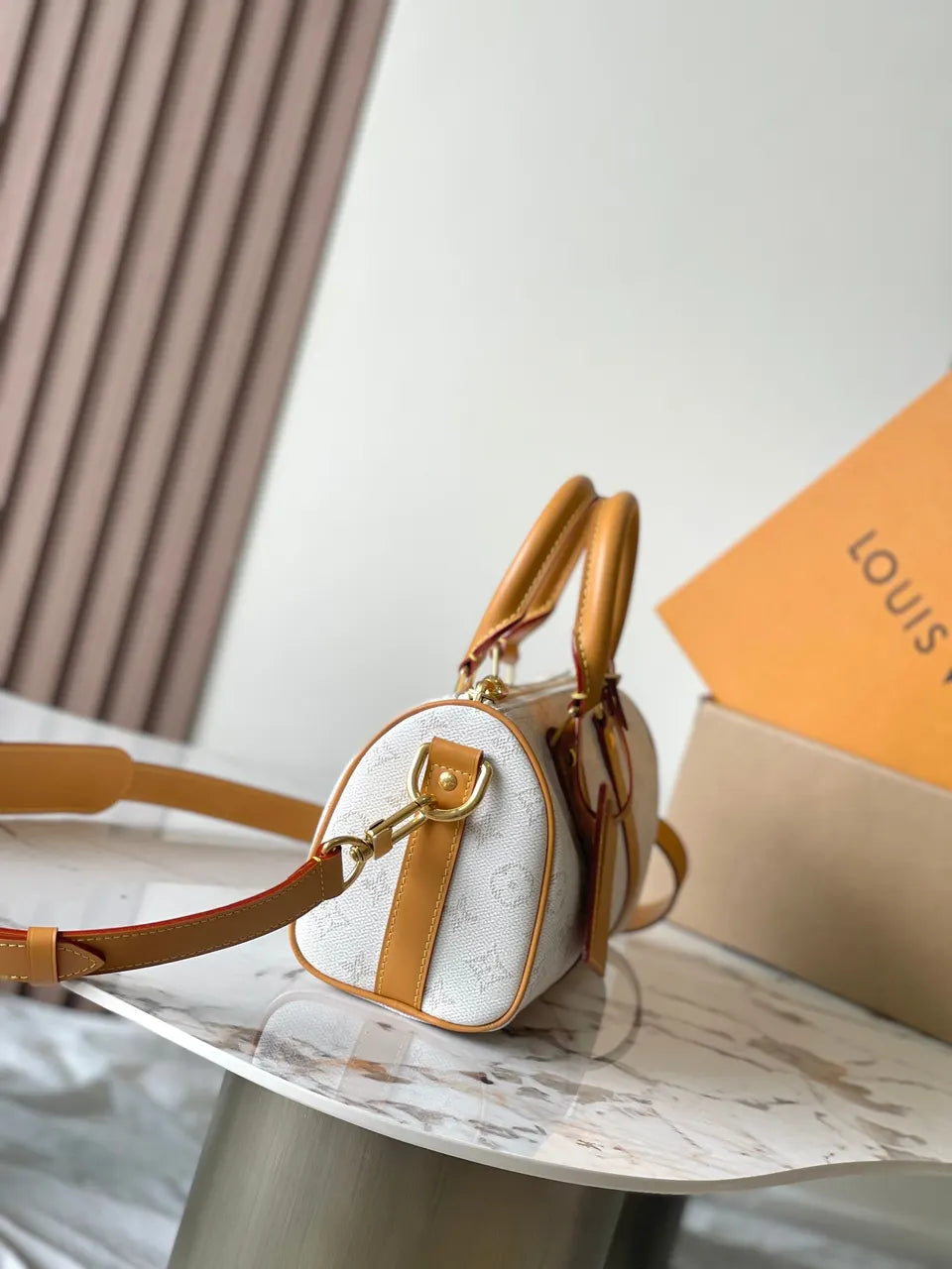 LV Speedy Bandoulière White Monogram - Hình 2