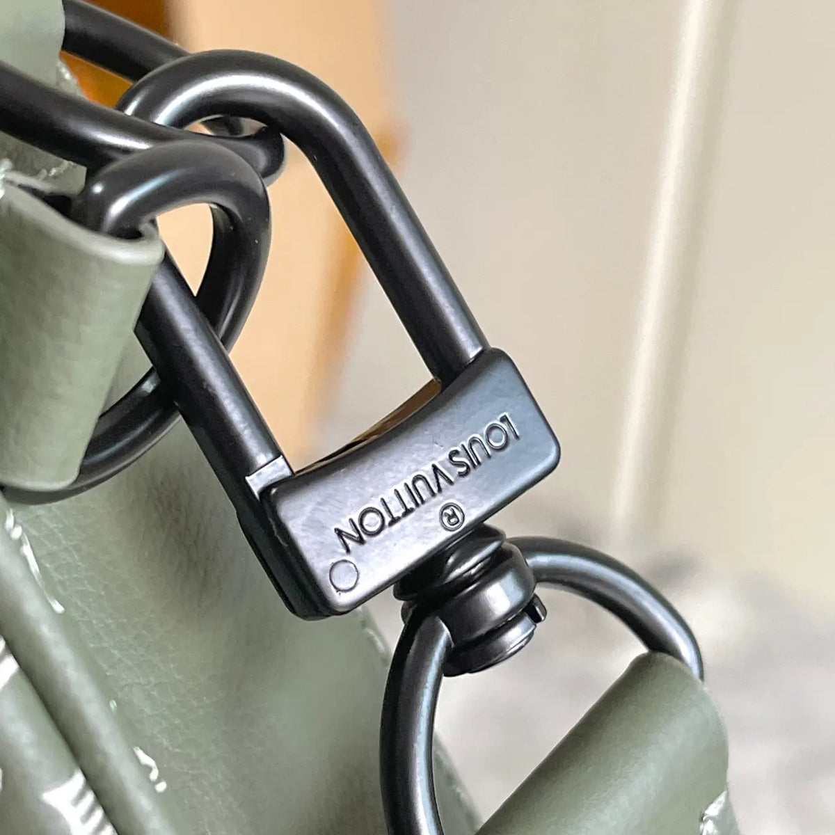 adjustable LV Olive Green Monogram - Hình 3