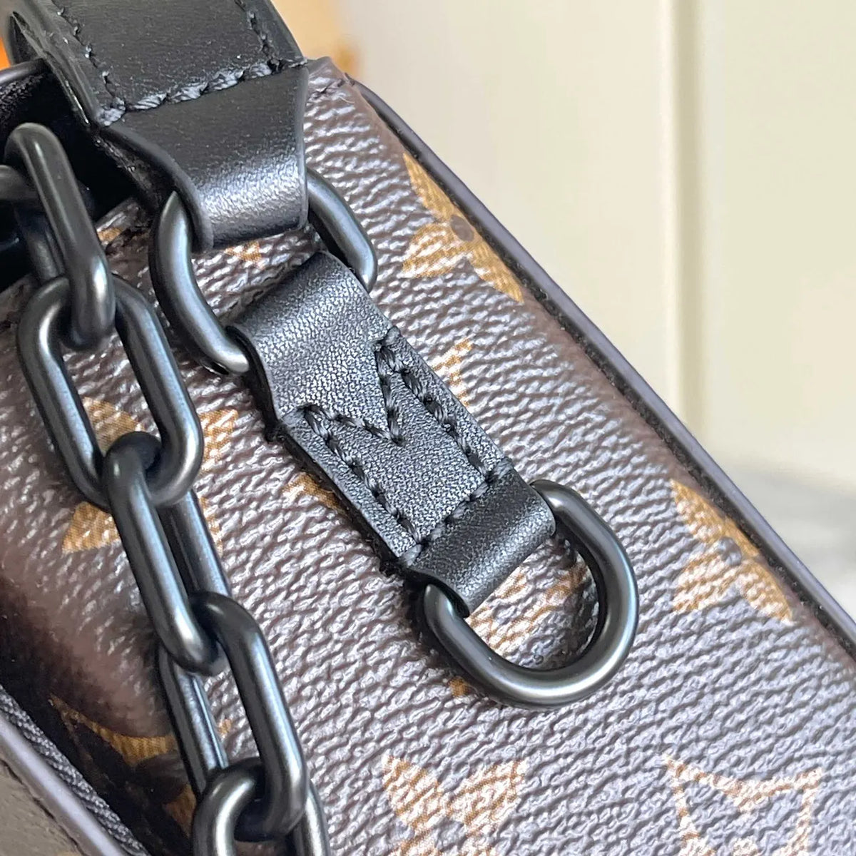 LV Monogram Trunk Clutch brown - Hình 4