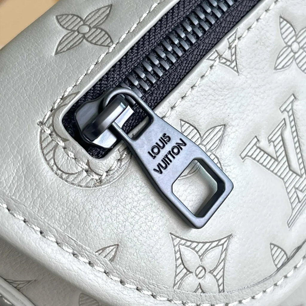 Louis Vuitton Gray Crossbody Bag - Hình 4