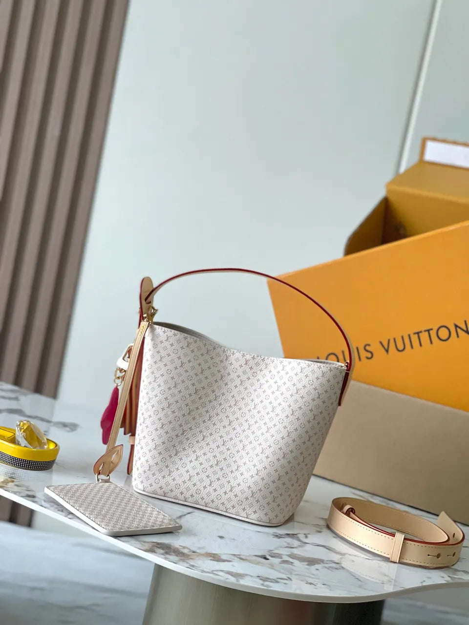 Cream Empreinte Bucket Bag - Hình 2