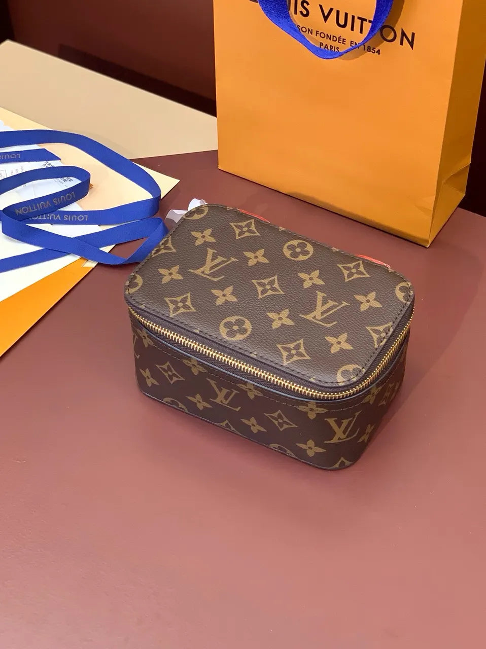 monogram Louis Vuitton Vanity Case - Hình 9