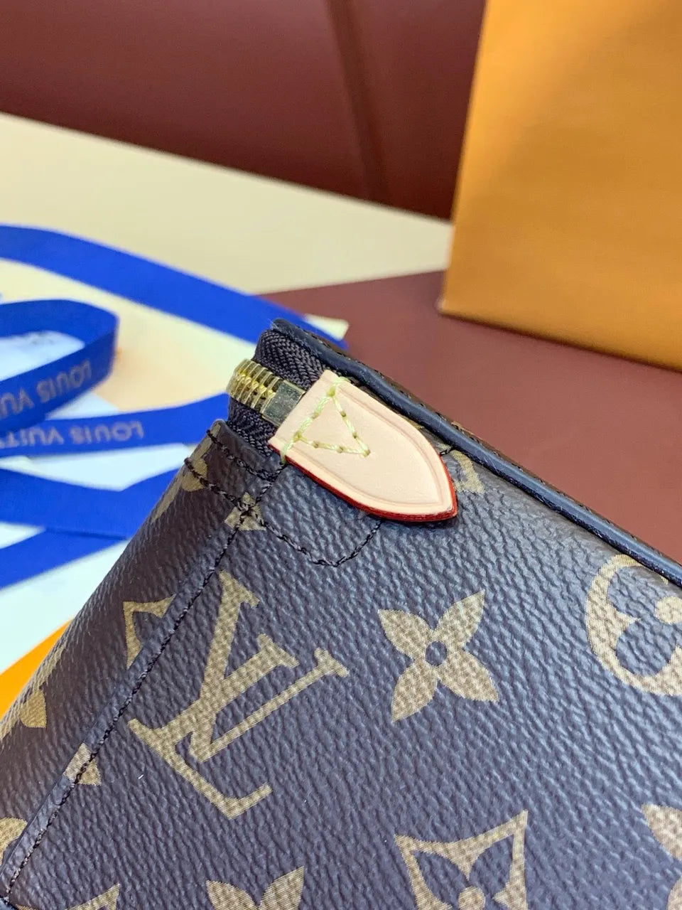 monogram Louis Vuitton Vanity Case - Hình 4