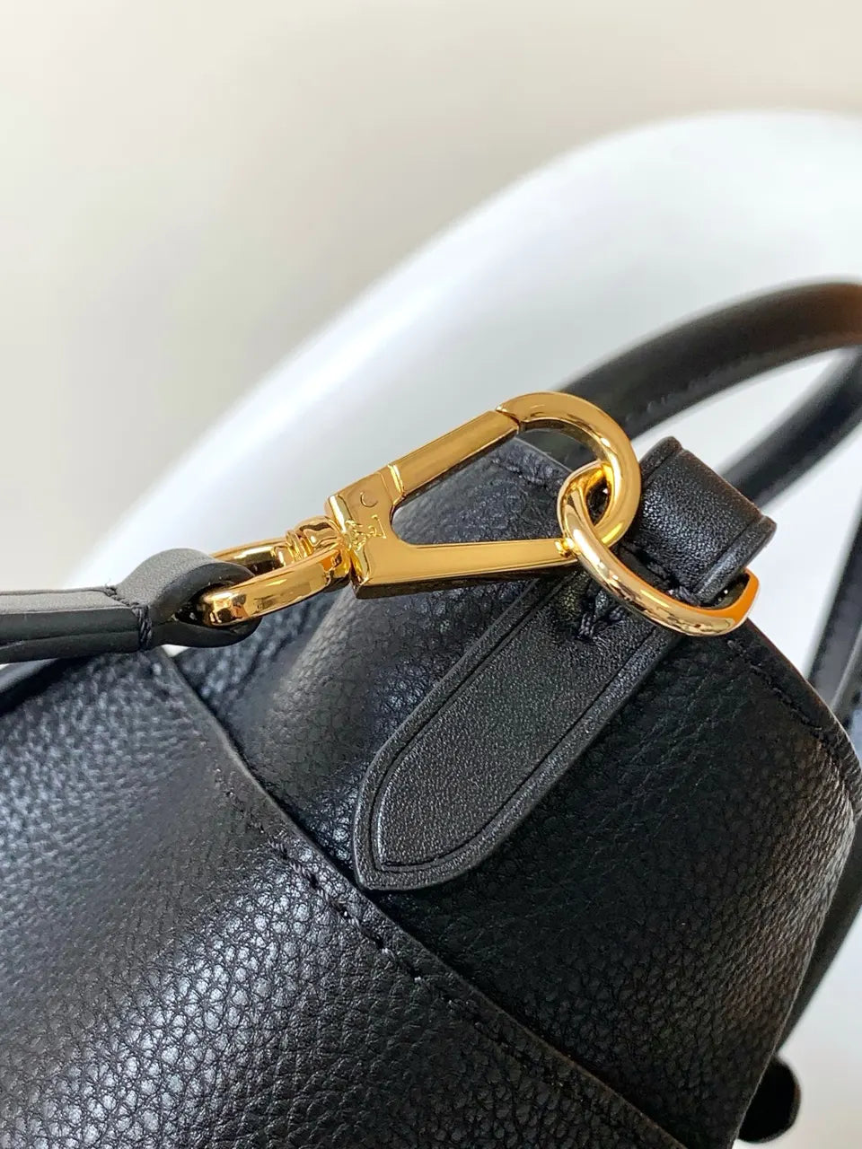 Louis Vuitton Lockme Tote - Hình 3
