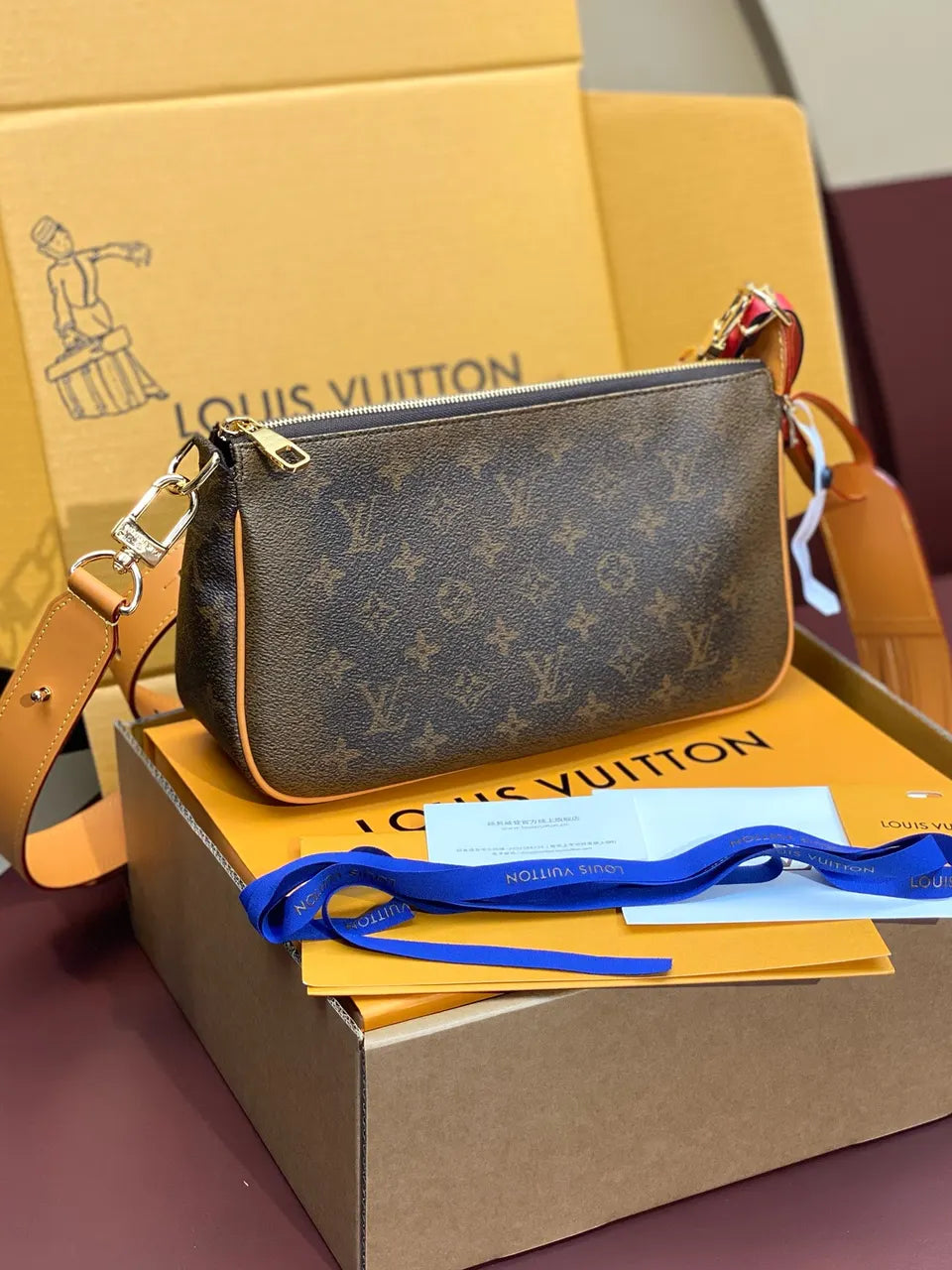 brown Louis Vuitton Monogram Pochette - Hình 6