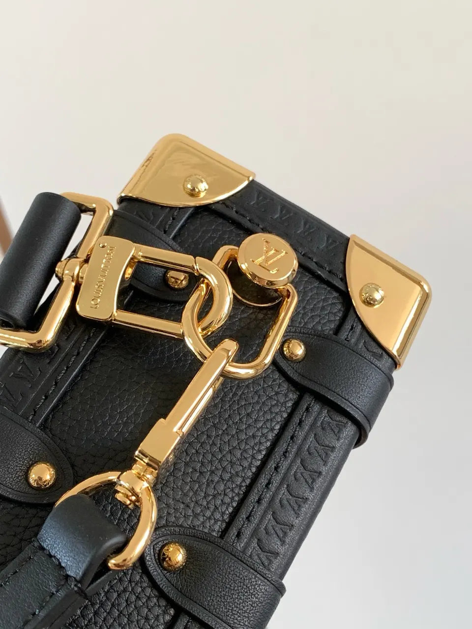 Louis Vuitton Black Leather Soft Trunk - Hình 3