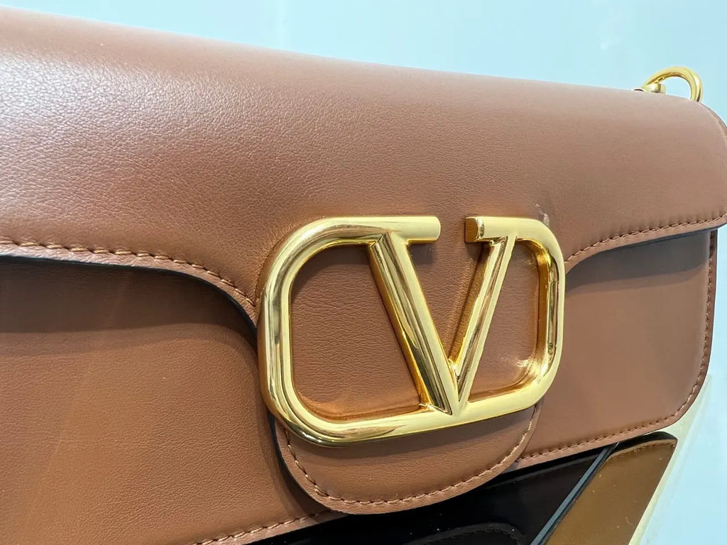 Valentino Caramel VLogo Bag gold - Hình 4