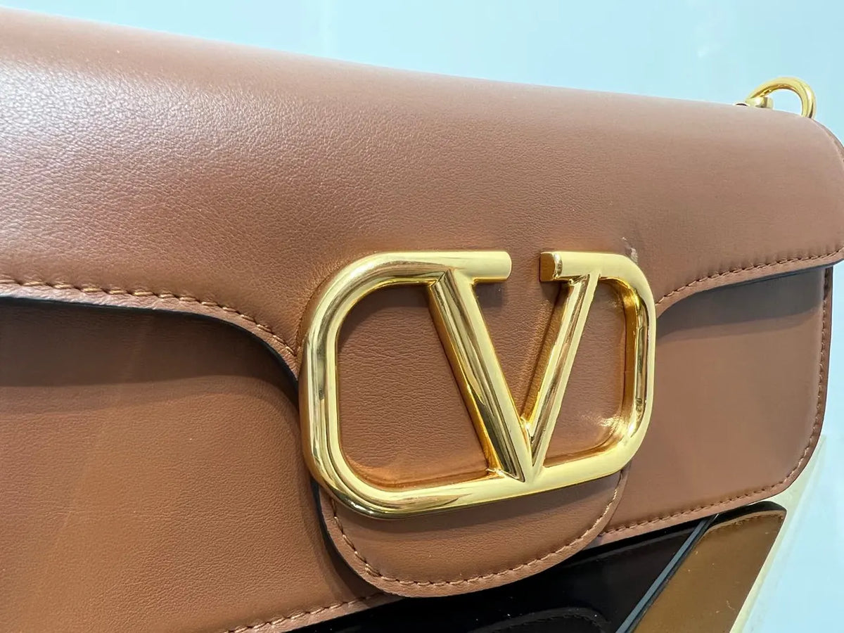 Valentino Caramel VLogo Bag gold - Hình 4
