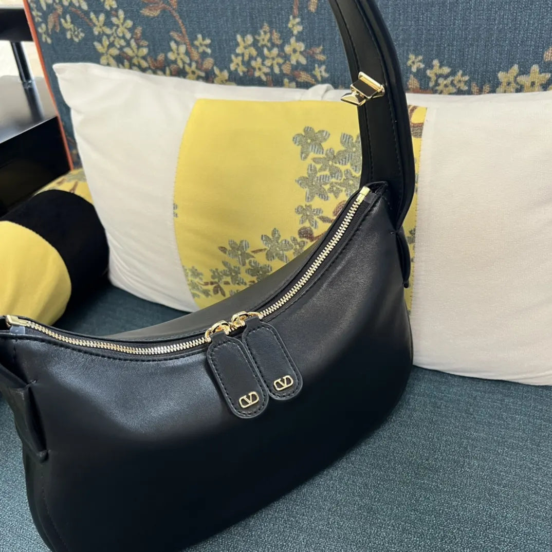 Valentino Black Leather Hobo - Hình 4