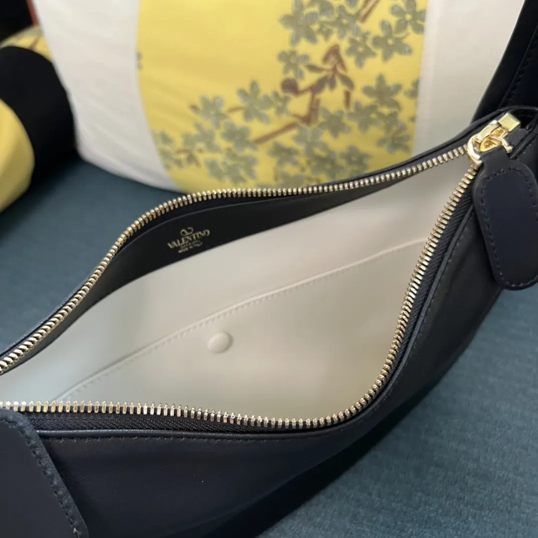 Valentino Black Leather Hobo - Hình 6