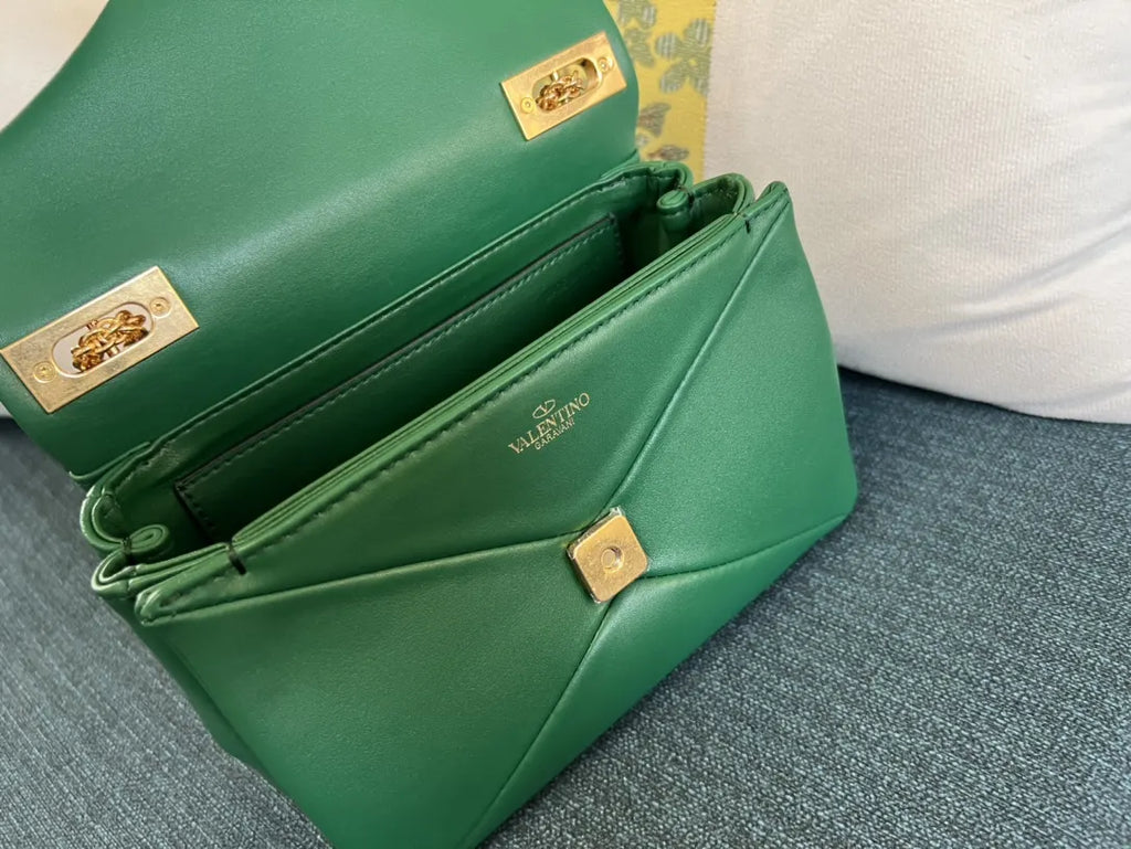Valentino Emerald Green Bag roman - Hình 5