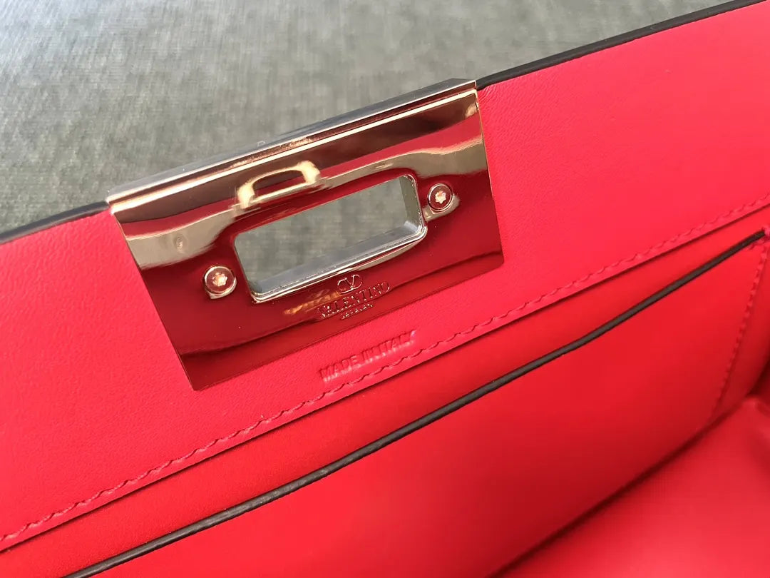 Valentino Coral Rockstud Bag - Hình 7
