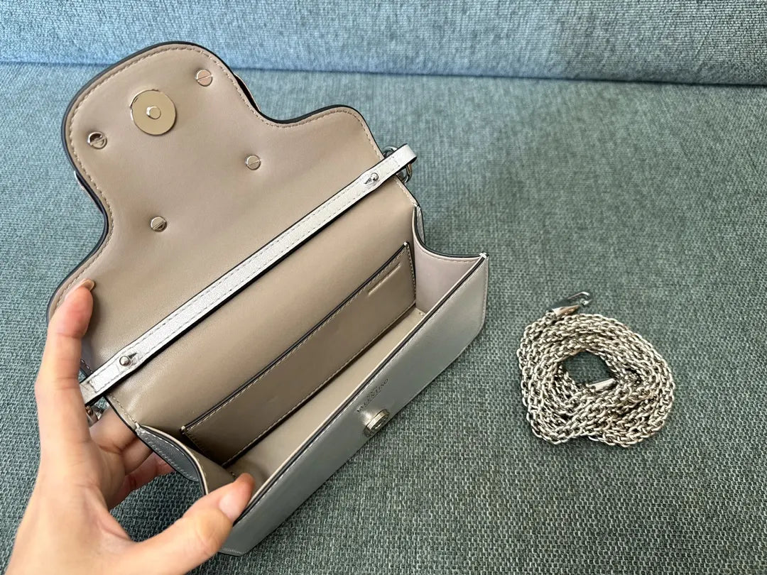vlogo Valentino Silver Metallic Bag - Hình 7