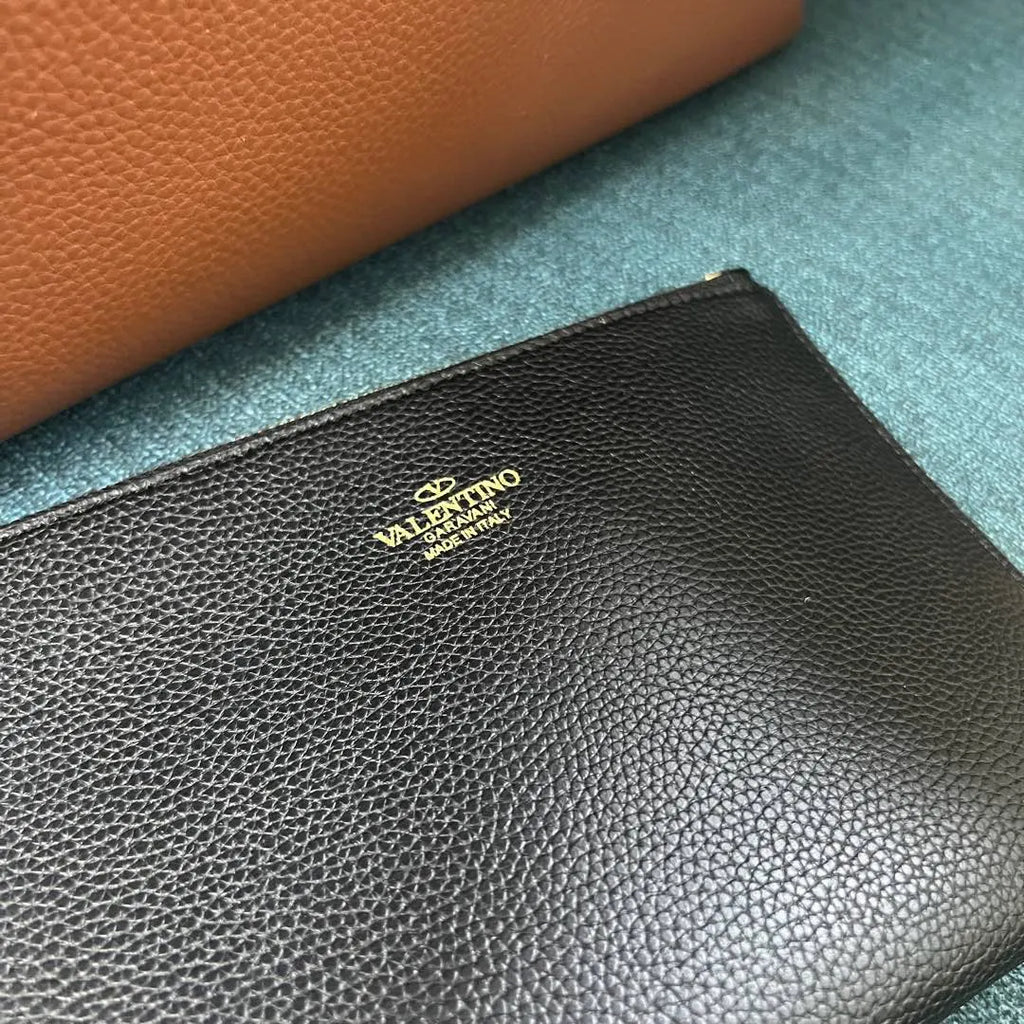 grained Valentino Caramel Rockstud Tote - Hình 8