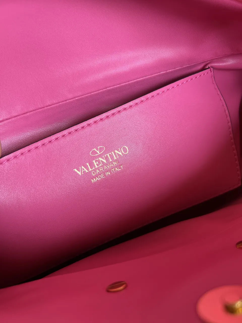 Valentino Pink Chain Shoulder Bag - Hình 7